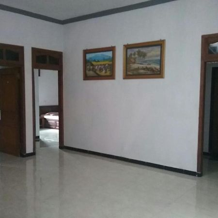 Hotel "Ngebel Indah" Eksteriør bilde